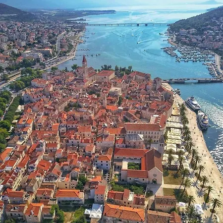 Viktoria - Trogir